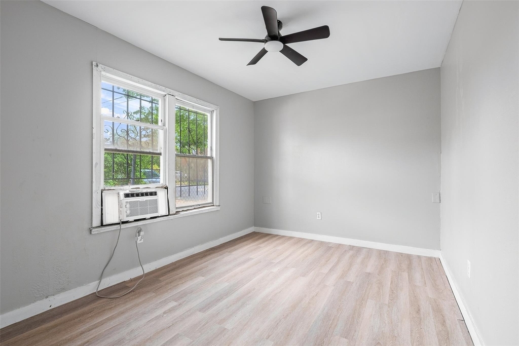2410 Milby Street - Photo 11