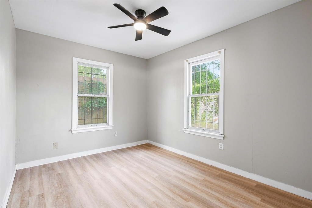 2410 Milby Street - Photo 8