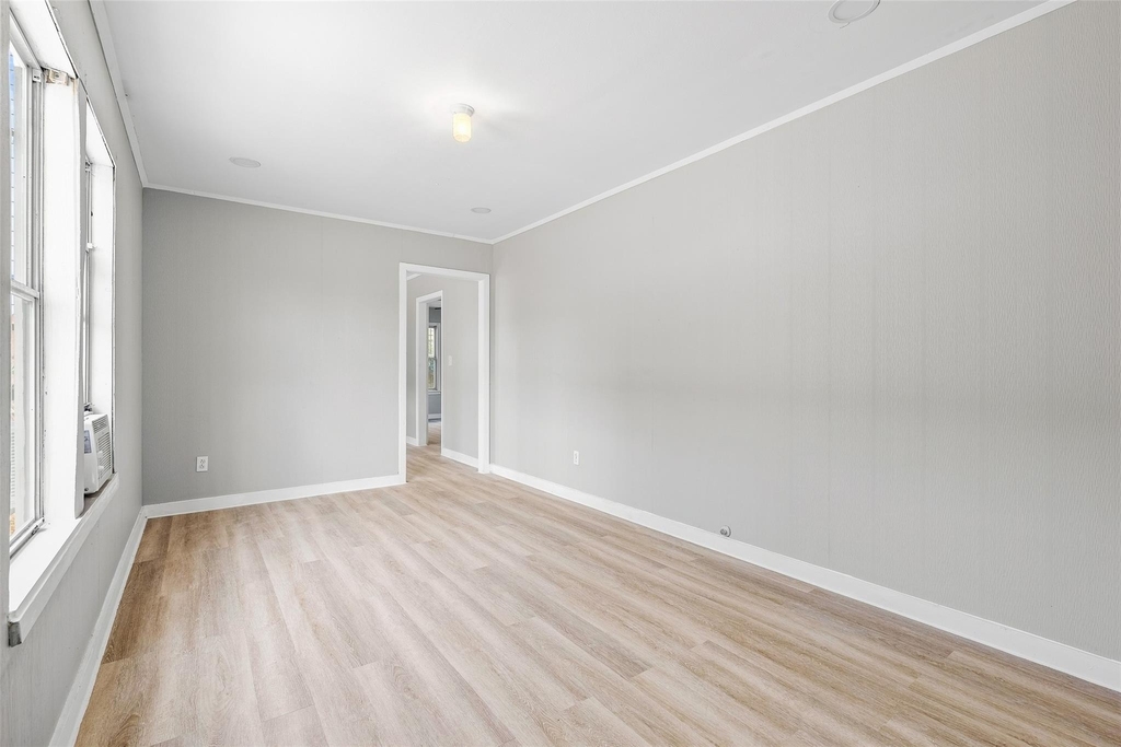 2410 Milby Street - Photo 1