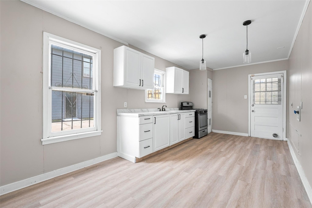 2410 Milby Street - Photo 4