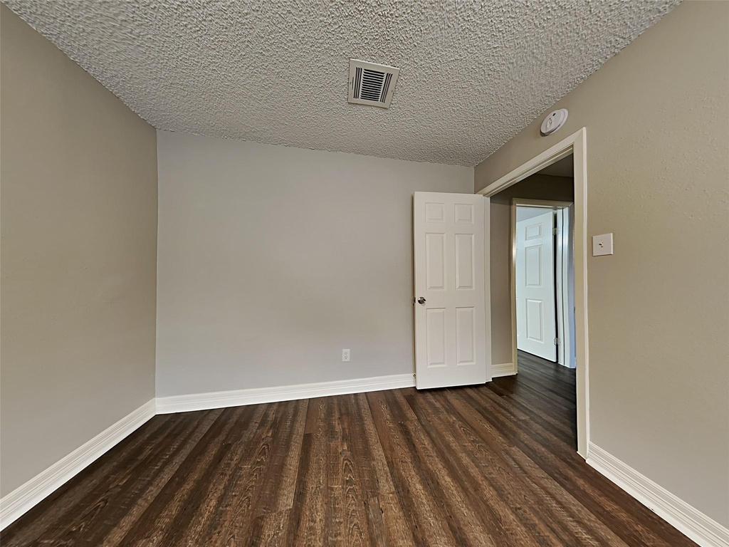 6907 Foxside Lane - Photo 9