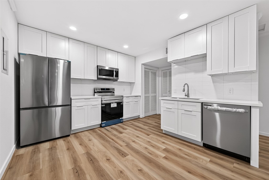 3300 Yorktown Street - Photo 16