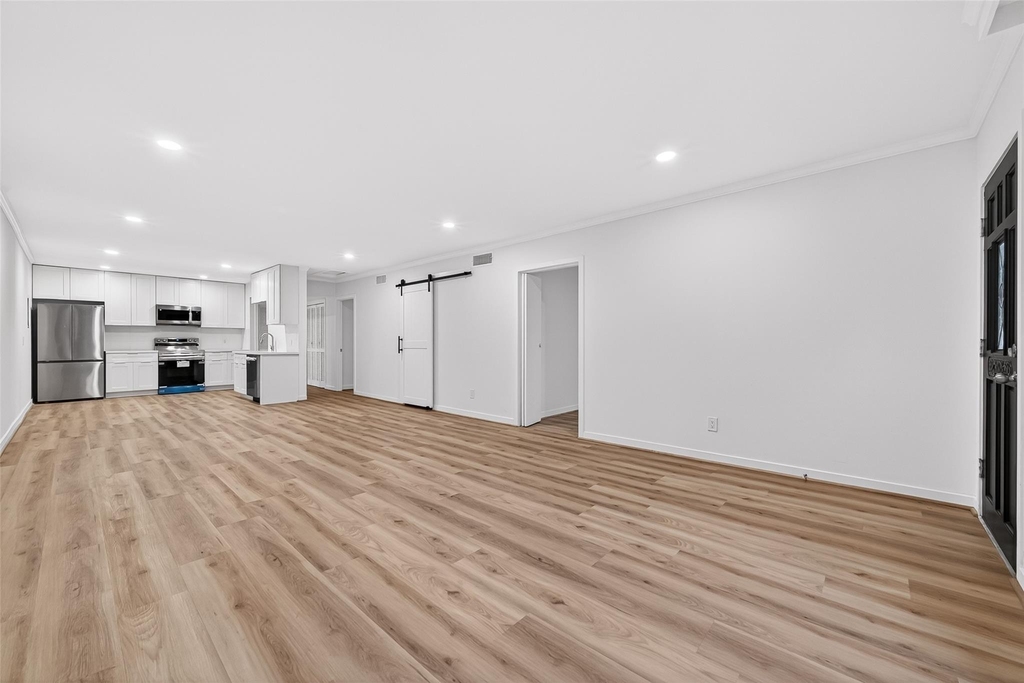 3300 Yorktown Street - Photo 8