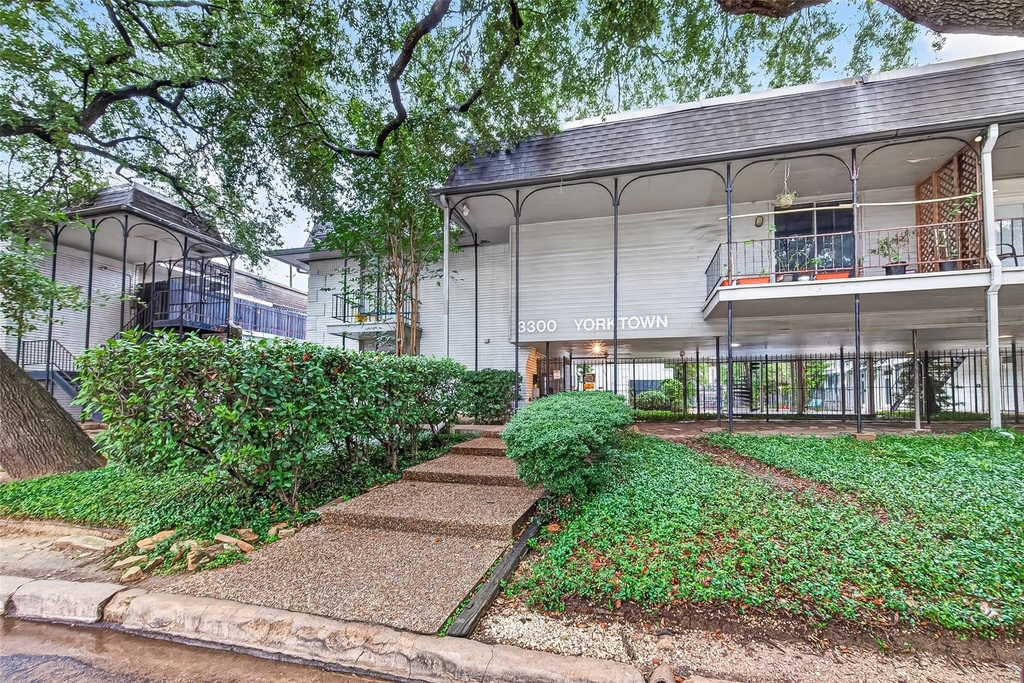 3300 Yorktown Street - Photo 1