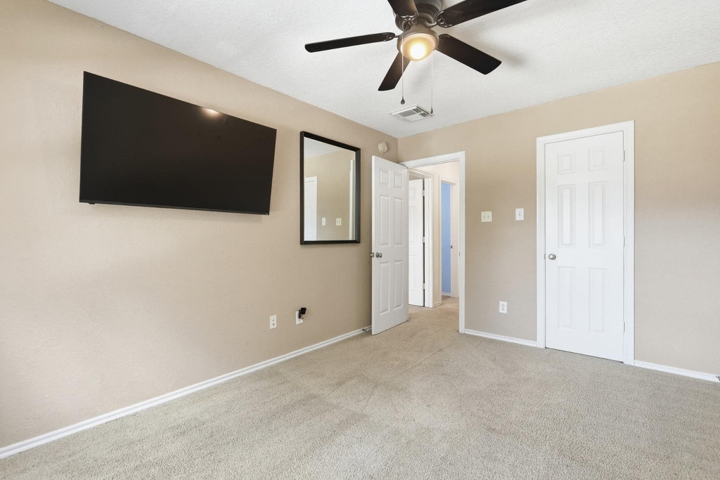 11402 Overland Trail Drive - Photo 12