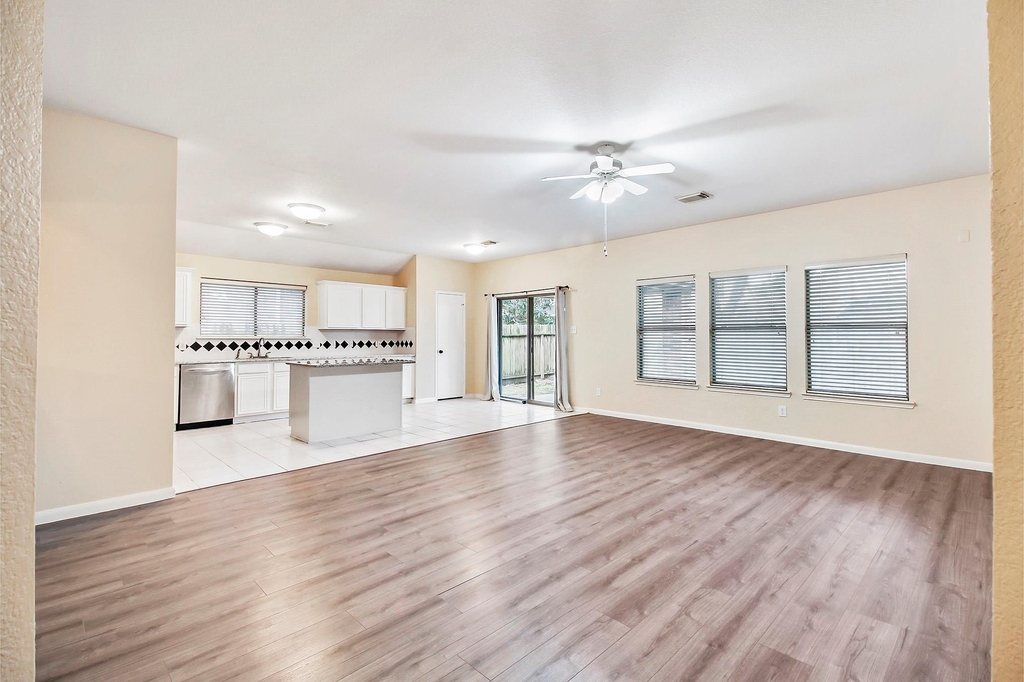 1814 Parkfair Court - Photo 12