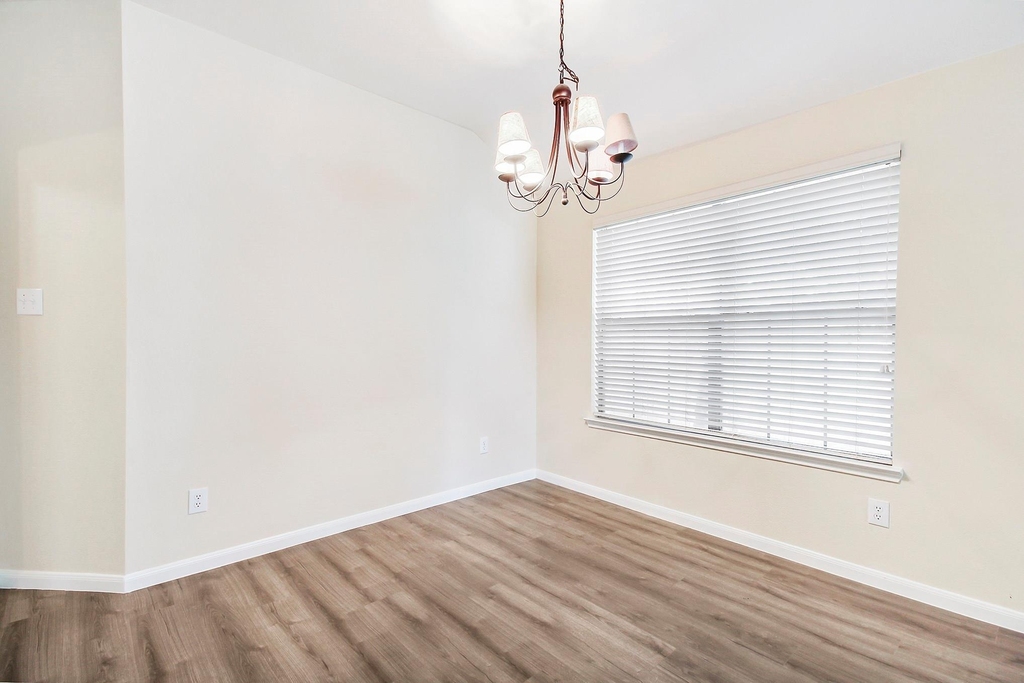 1814 Parkfair Court - Photo 8