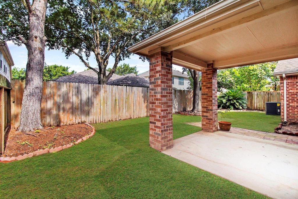 1814 Parkfair Court - Photo 35