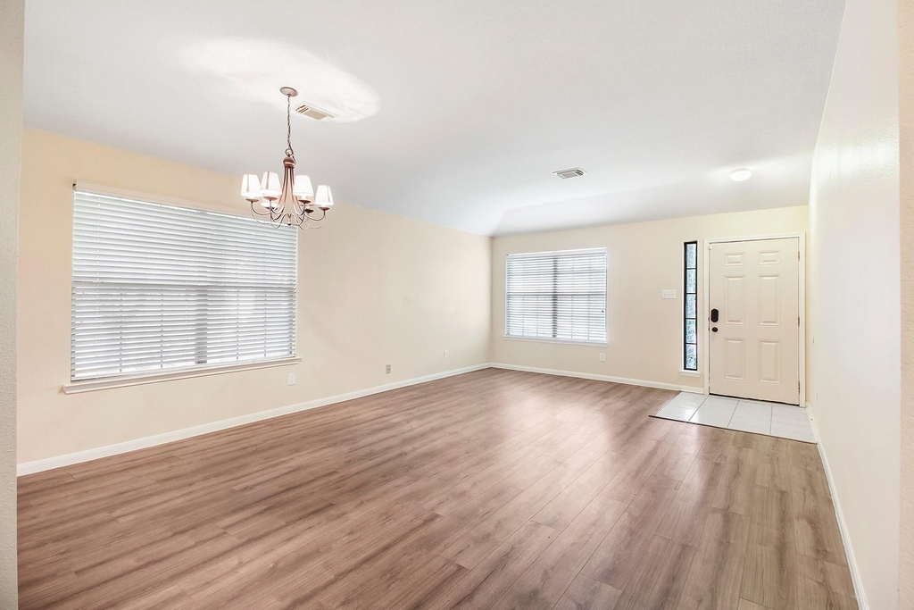 1814 Parkfair Court - Photo 9