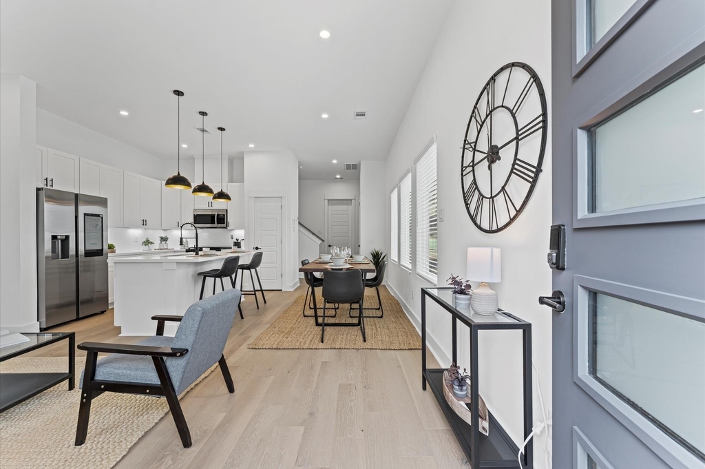 332 Neyland Street - Photo 3