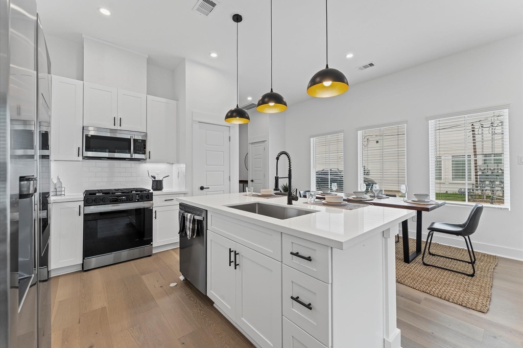 332 Neyland Street - Photo 11
