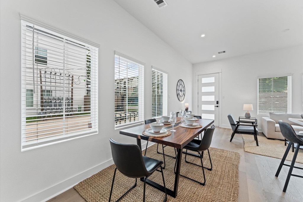332 Neyland Street - Photo 8