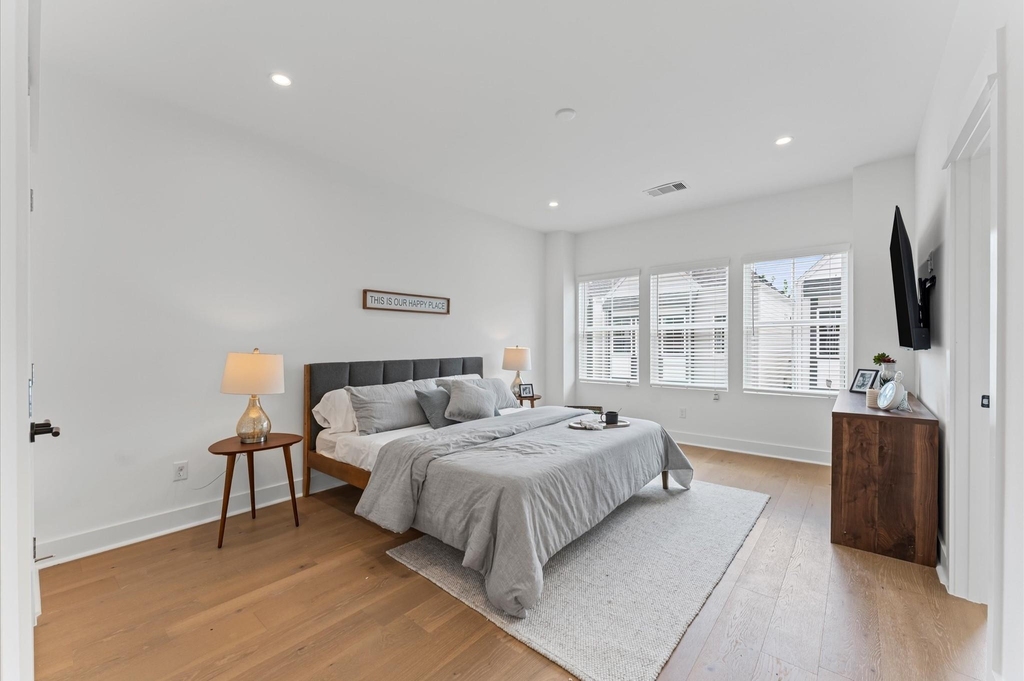 332 Neyland Street - Photo 18