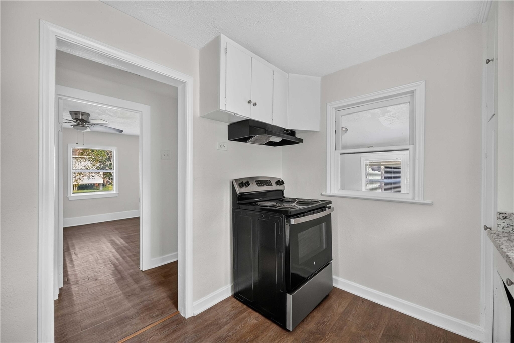 6414 Woodrow Street - Photo 6