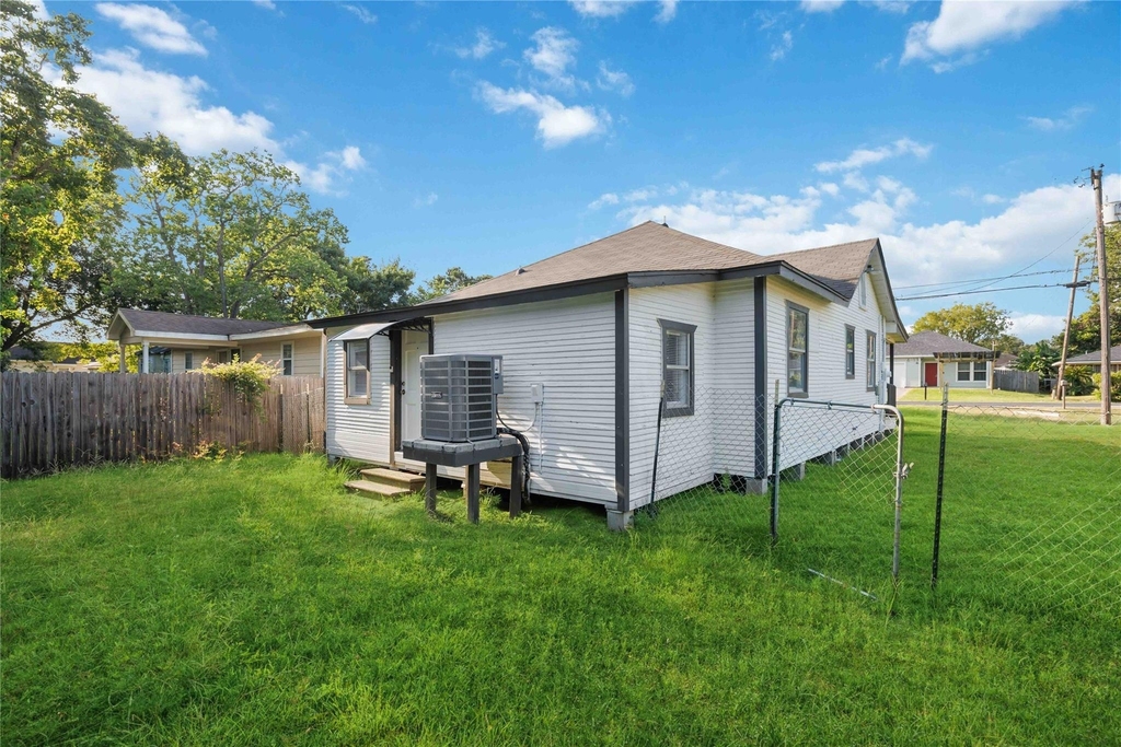 6414 Woodrow Street - Photo 17