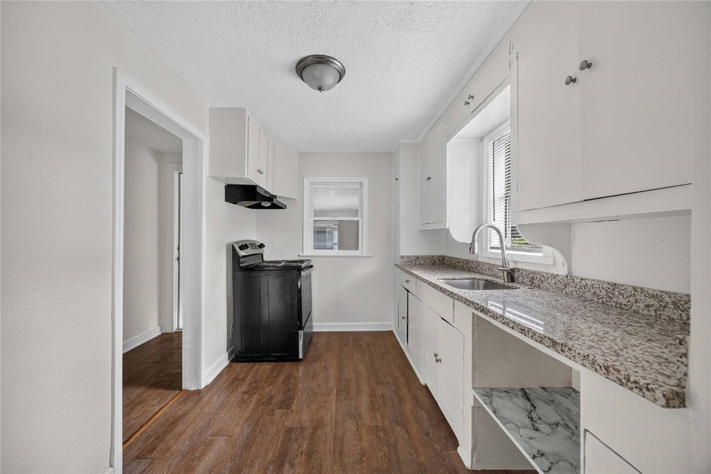 6414 Woodrow Street - Photo 5