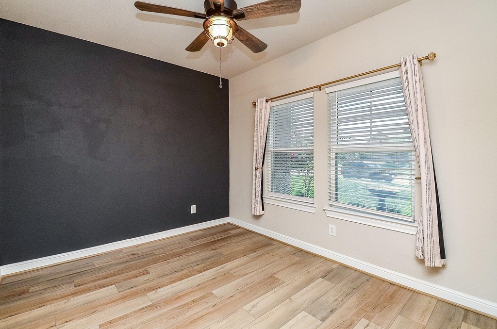 21303 Adela Point - Photo 4