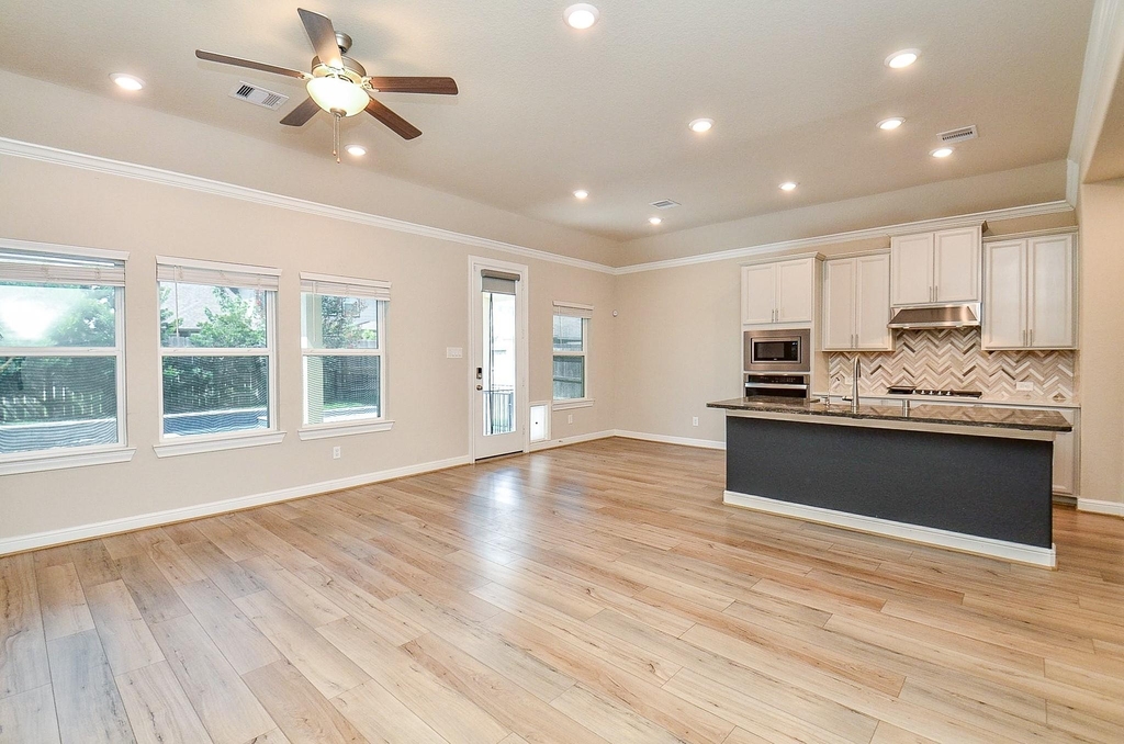 21303 Adela Point - Photo 10
