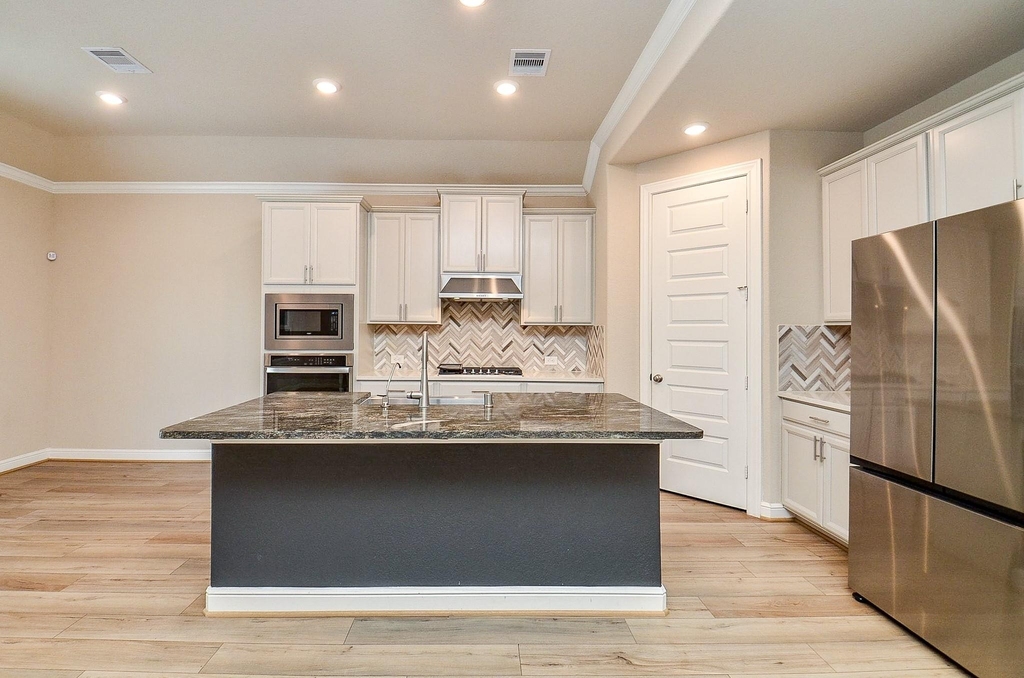 21303 Adela Point - Photo 11