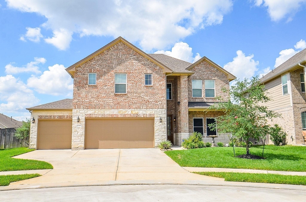 21303 Adela Point - Photo 0