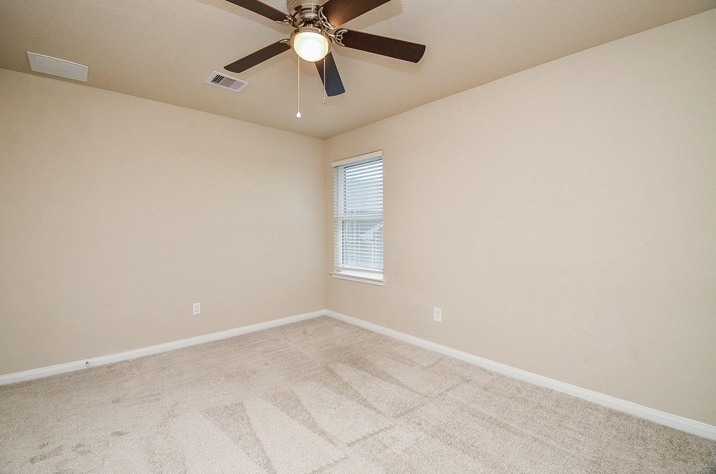 21303 Adela Point - Photo 25
