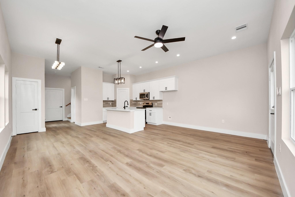 7542 Charlie Street - Photo 6