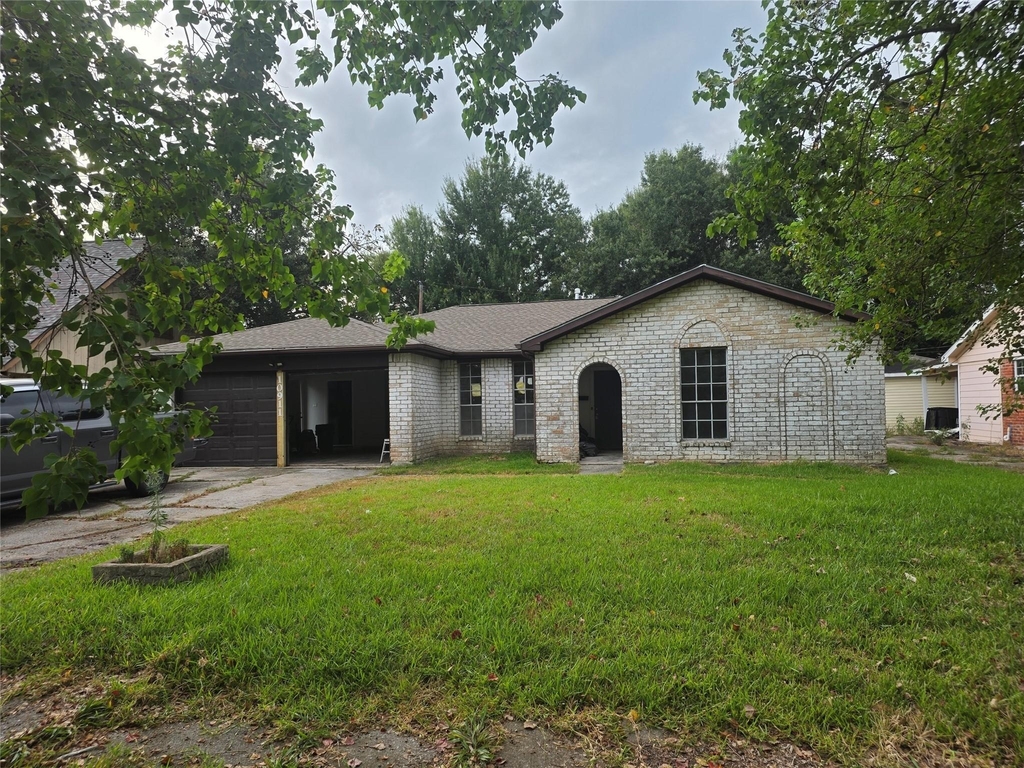 10911 Sagecrest Lane - Photo 0
