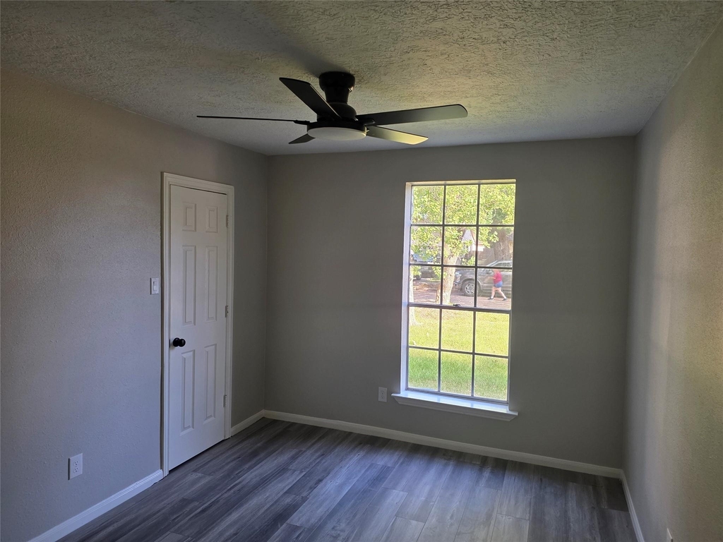 10911 Sagecrest Lane - Photo 4