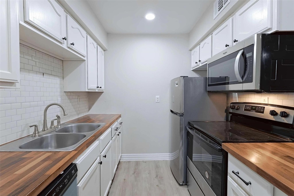 132 Oyster Creek Drive - Photo 4
