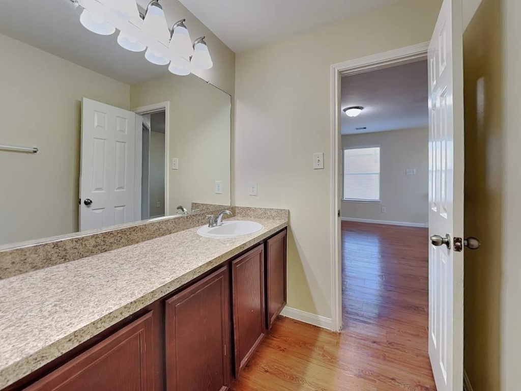 18715 Dennington Drive - Photo 12