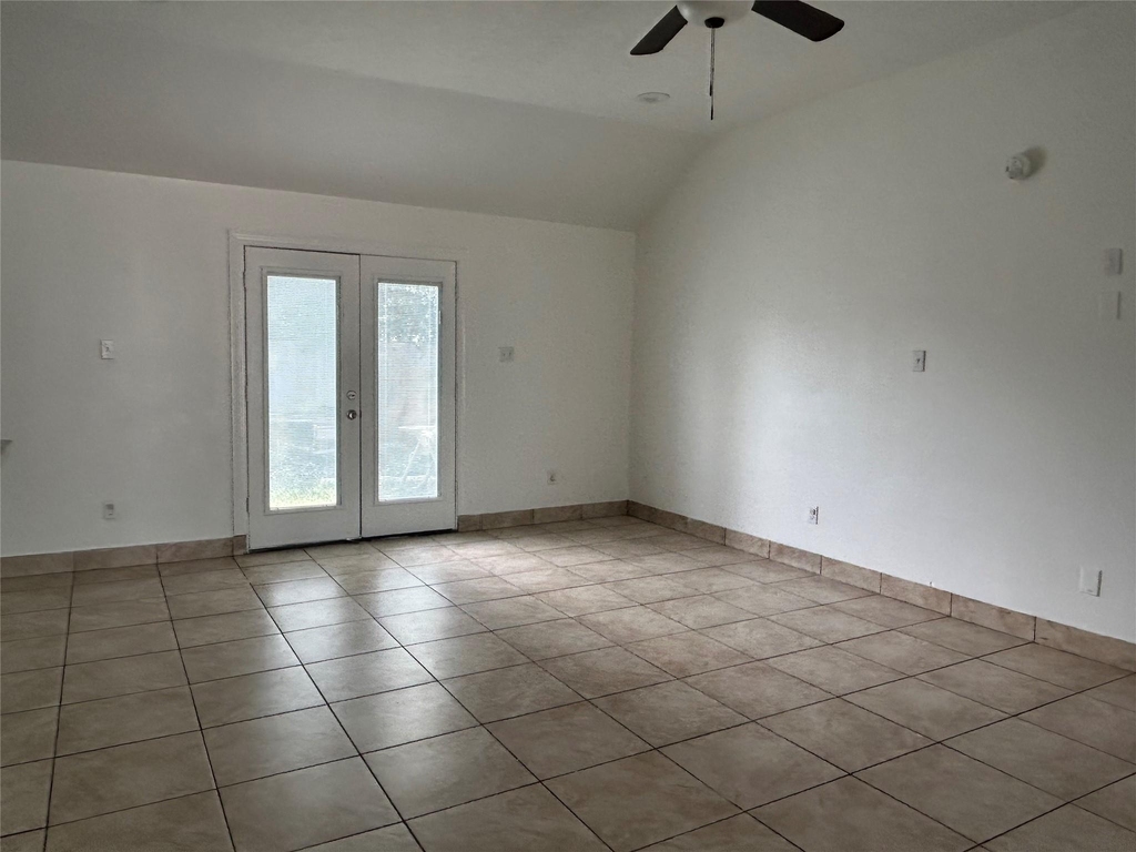 1108 Redbud Circle - Photo 2