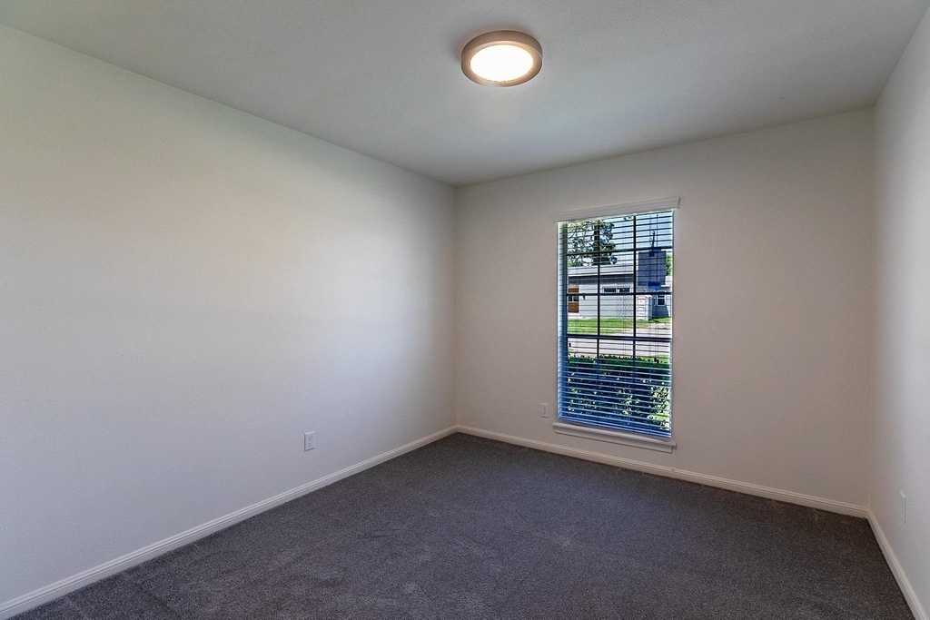 3320 Wentworth Street - Photo 19