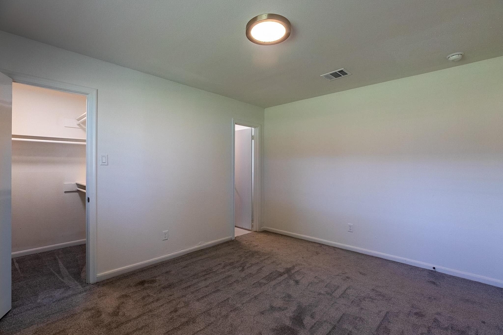 3320 Wentworth Street - Photo 29