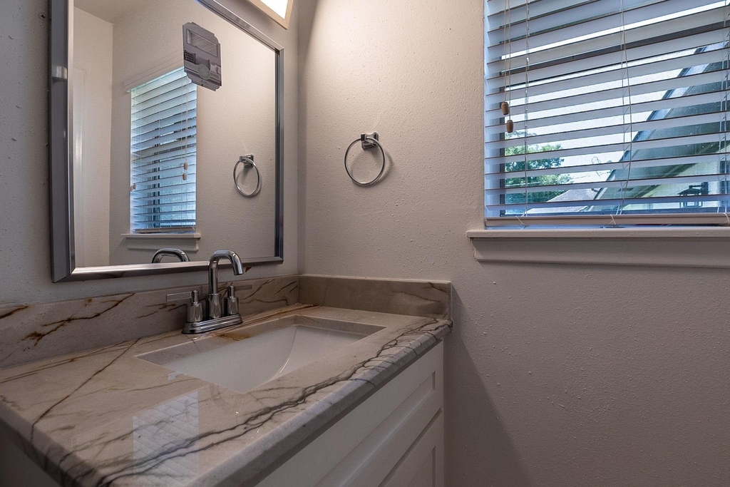 3320 Wentworth Street - Photo 31