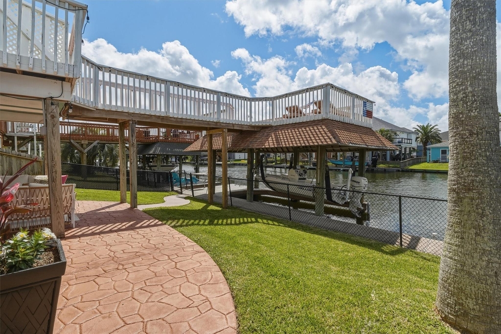 1078 Redfish Street - Photo 11