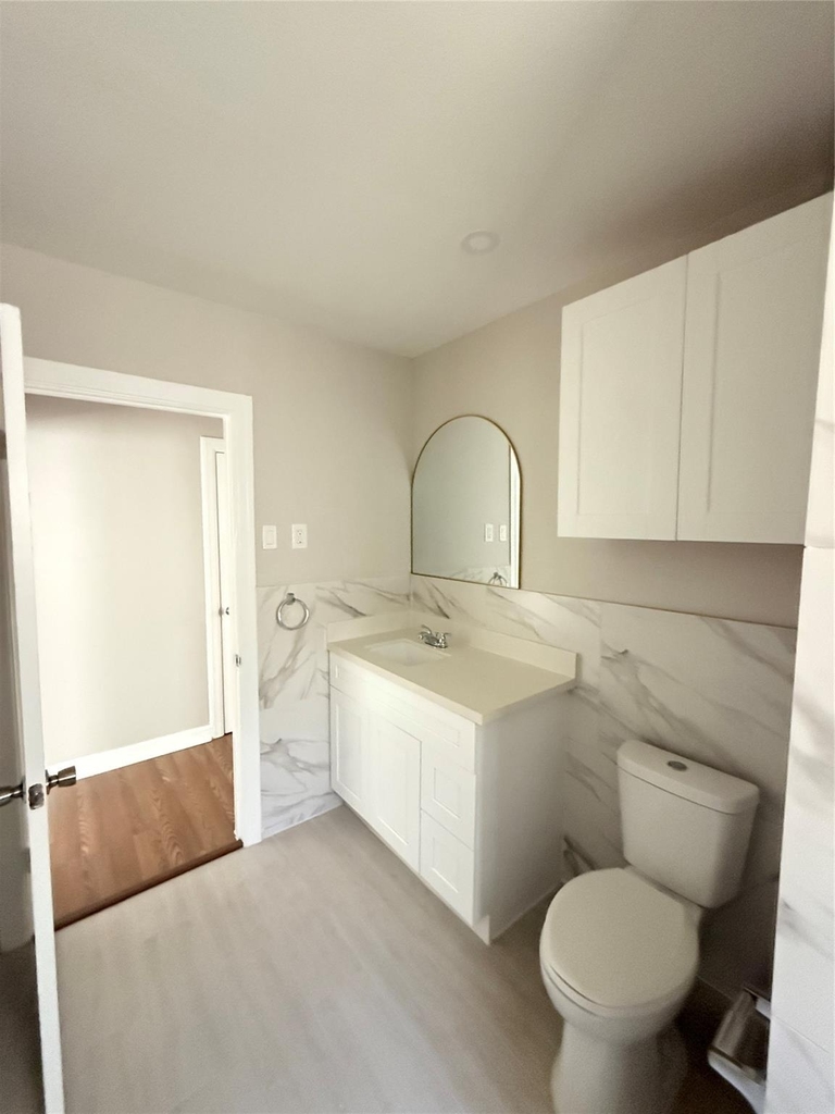 5140 Polk St - Photo 7