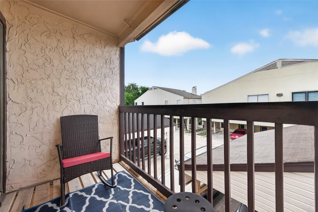3993 Tanglewilde Street - Photo 17
