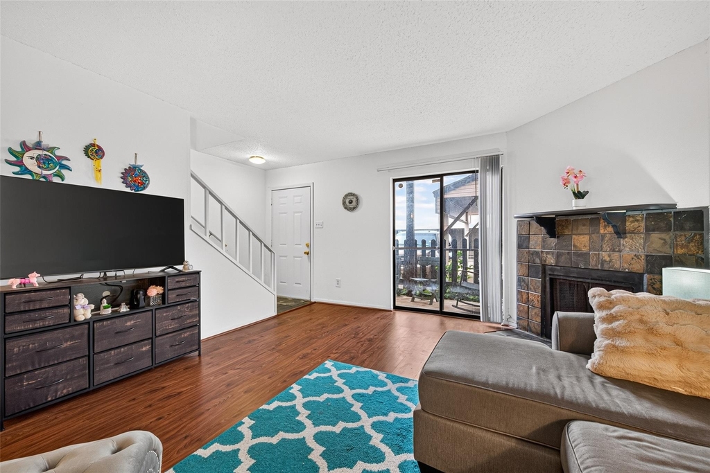 3993 Tanglewilde Street - Photo 6