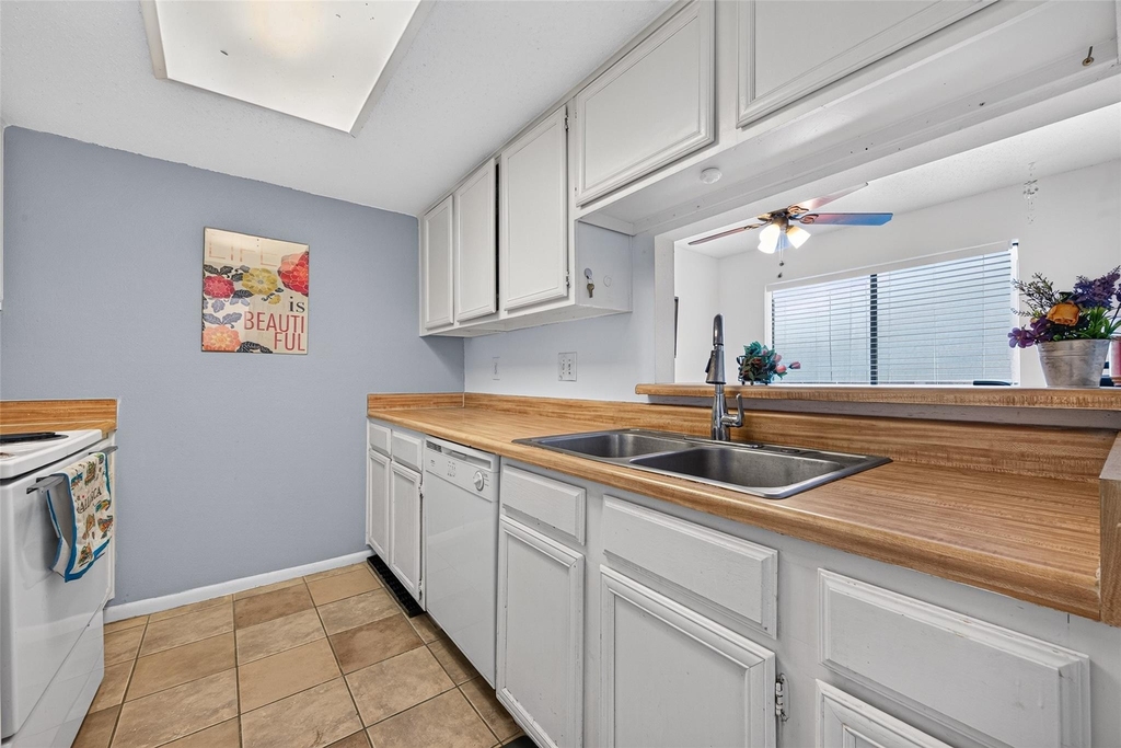 3993 Tanglewilde Street - Photo 9