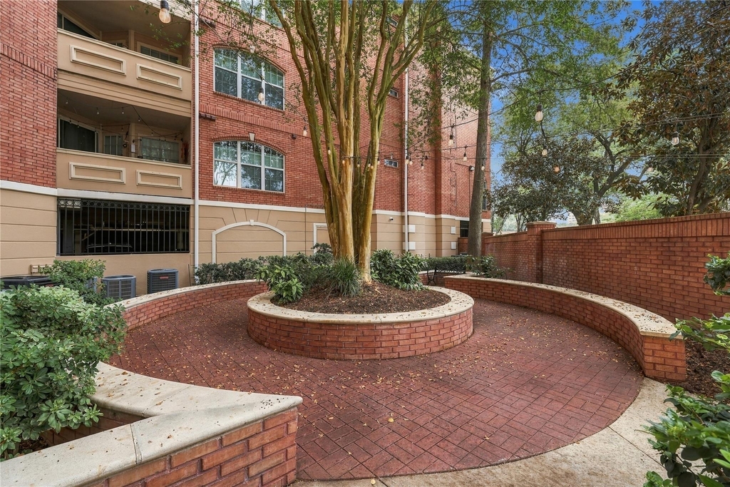 2100 Welch Street - Photo 17