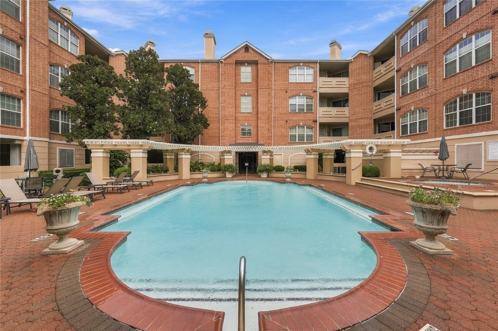 2100 Welch Street - Photo 1