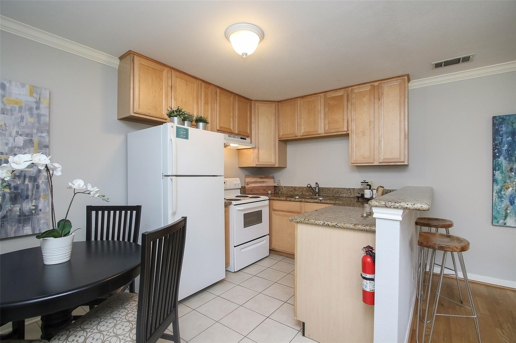 1309 Welch Street - Photo 8