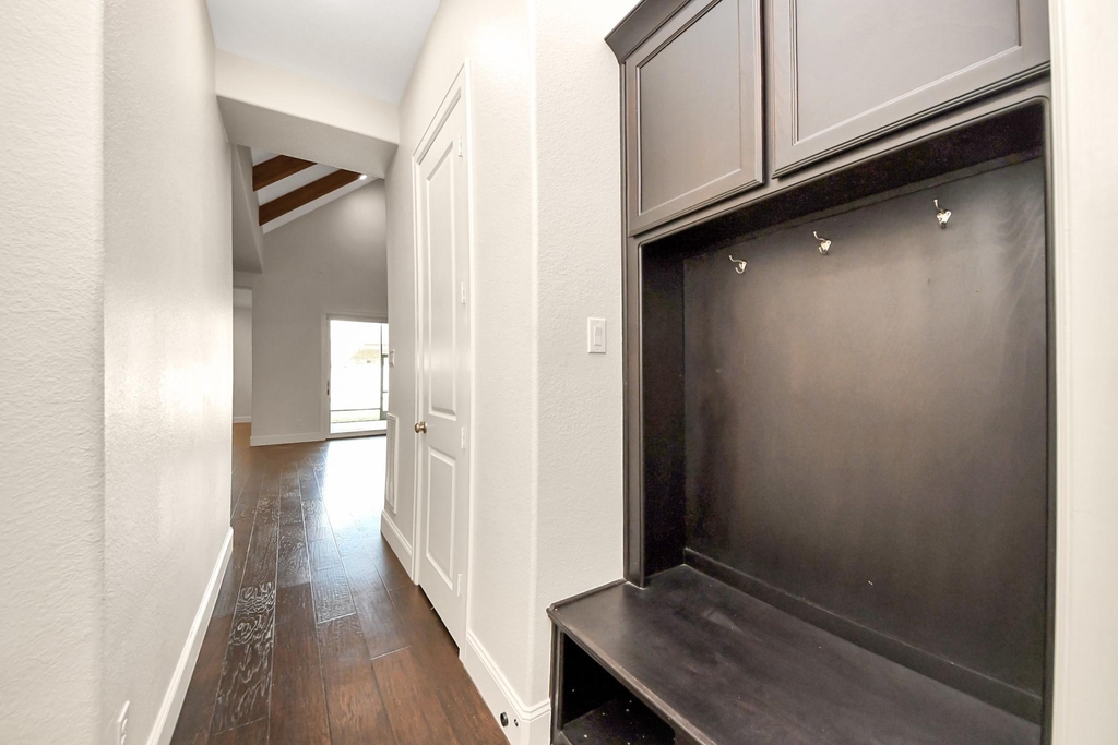 9814 Carver Drive - Photo 16