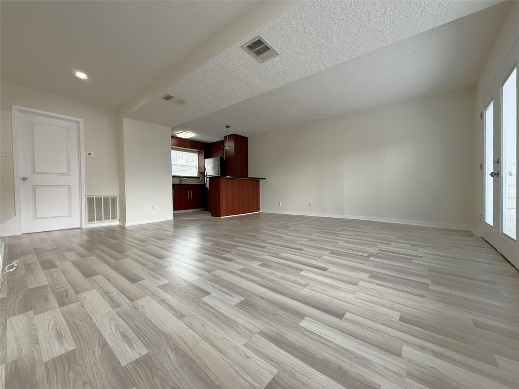 513 W Main Street - Photo 9