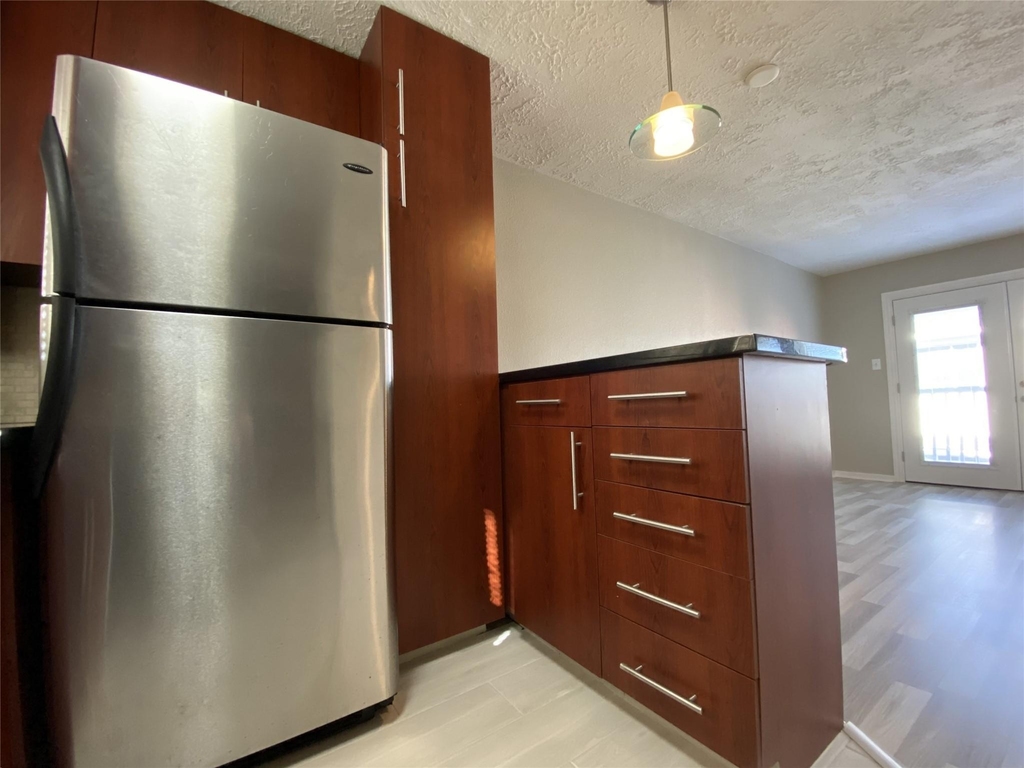 513 W Main Street - Photo 6