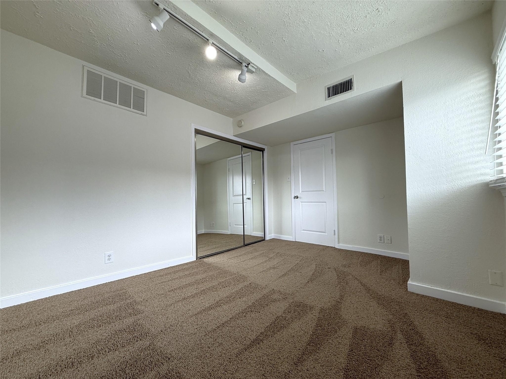 513 W Main Street - Photo 19