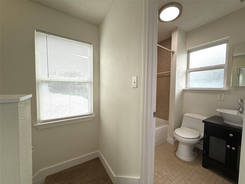 513 W Main Street - Photo 11