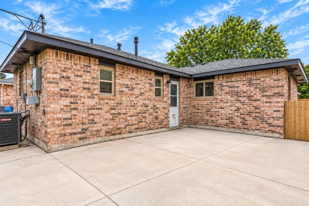 4705 Pine Street - Photo 12