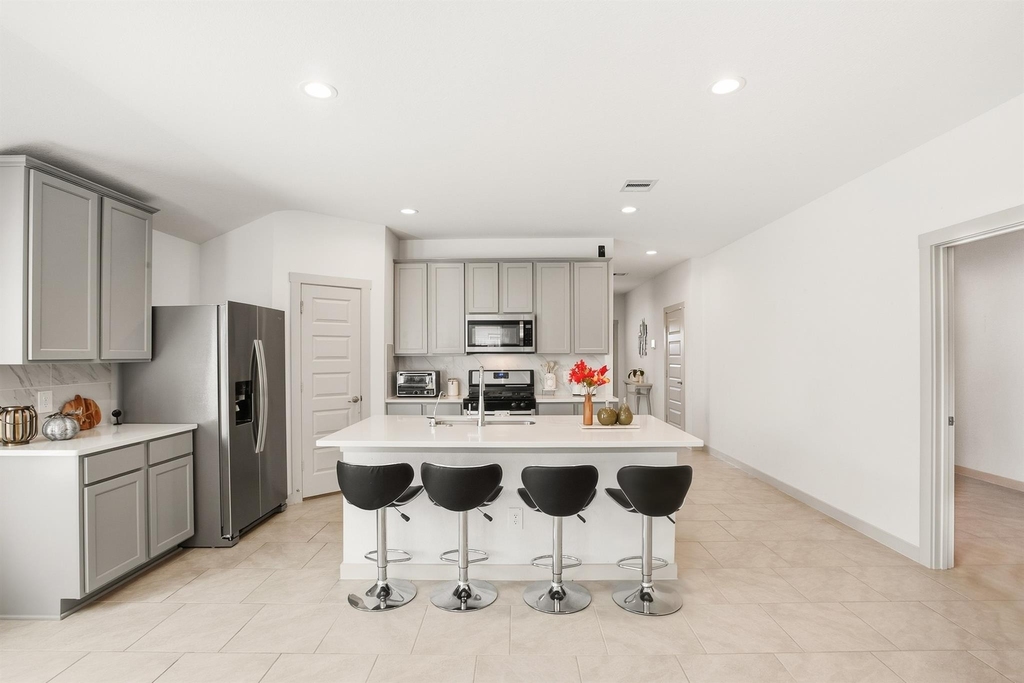 29518 Gordon Sevilla Street - Photo 4