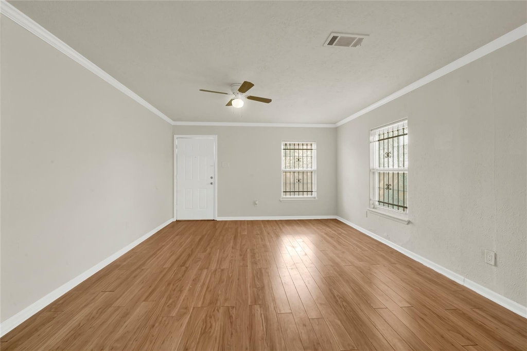 6819 Crestmont St - Photo 2